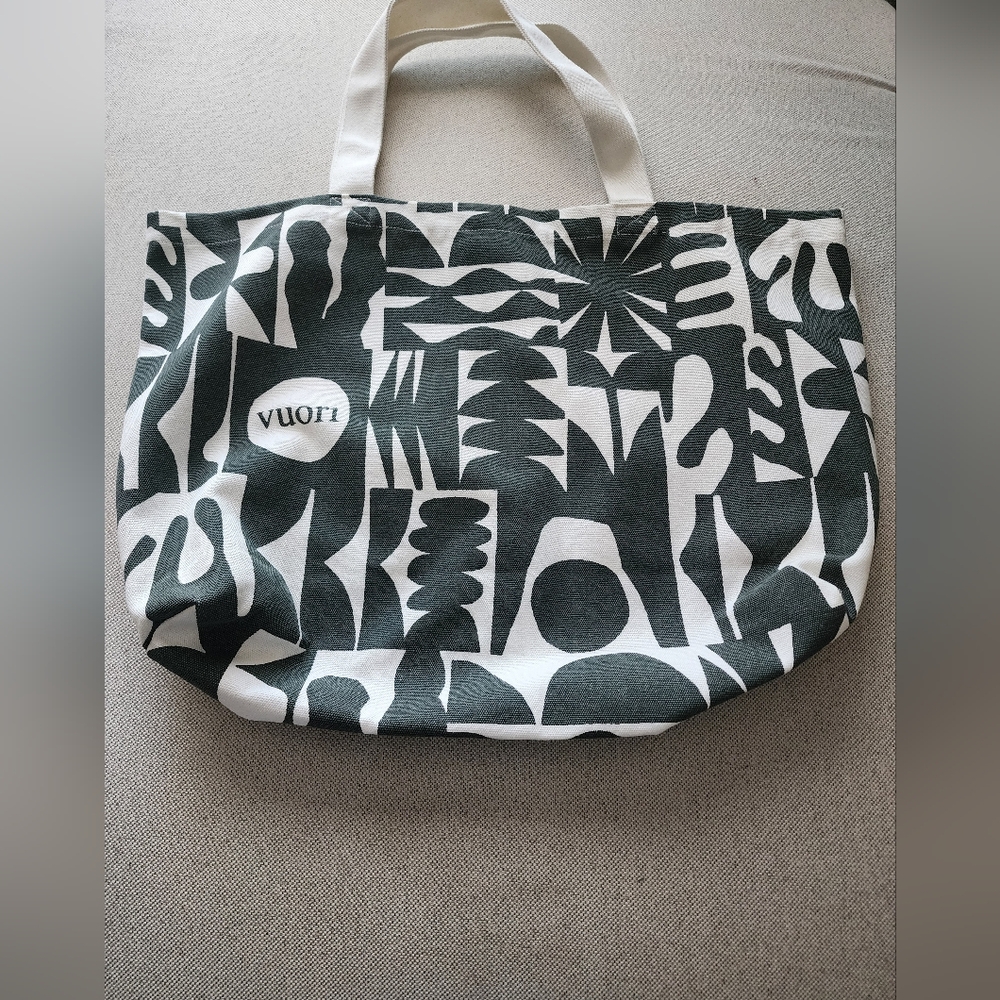 Vuori Monochrome Limited Edition Graphic Tote